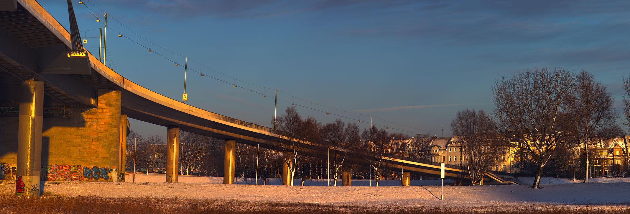 Rheinkniebrücke Düsseldorf